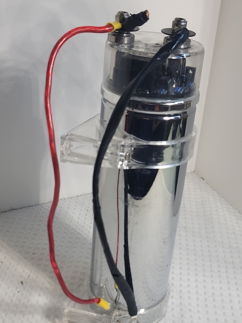 Chrome Electrolytic Capacitor with Red and Black Leads